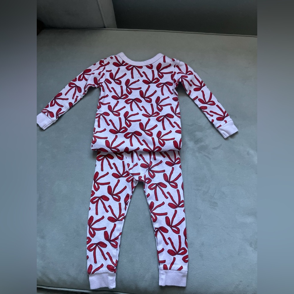 Baby Gap Organic Cotton Pajama Set Red Bow Pattern 18-24 Months Valentine’s Day